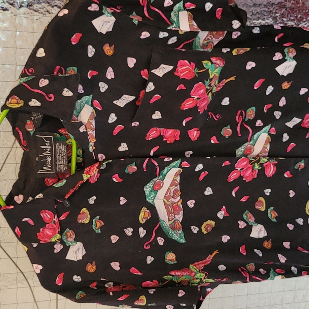 Shirt. Short sleeve silk button down